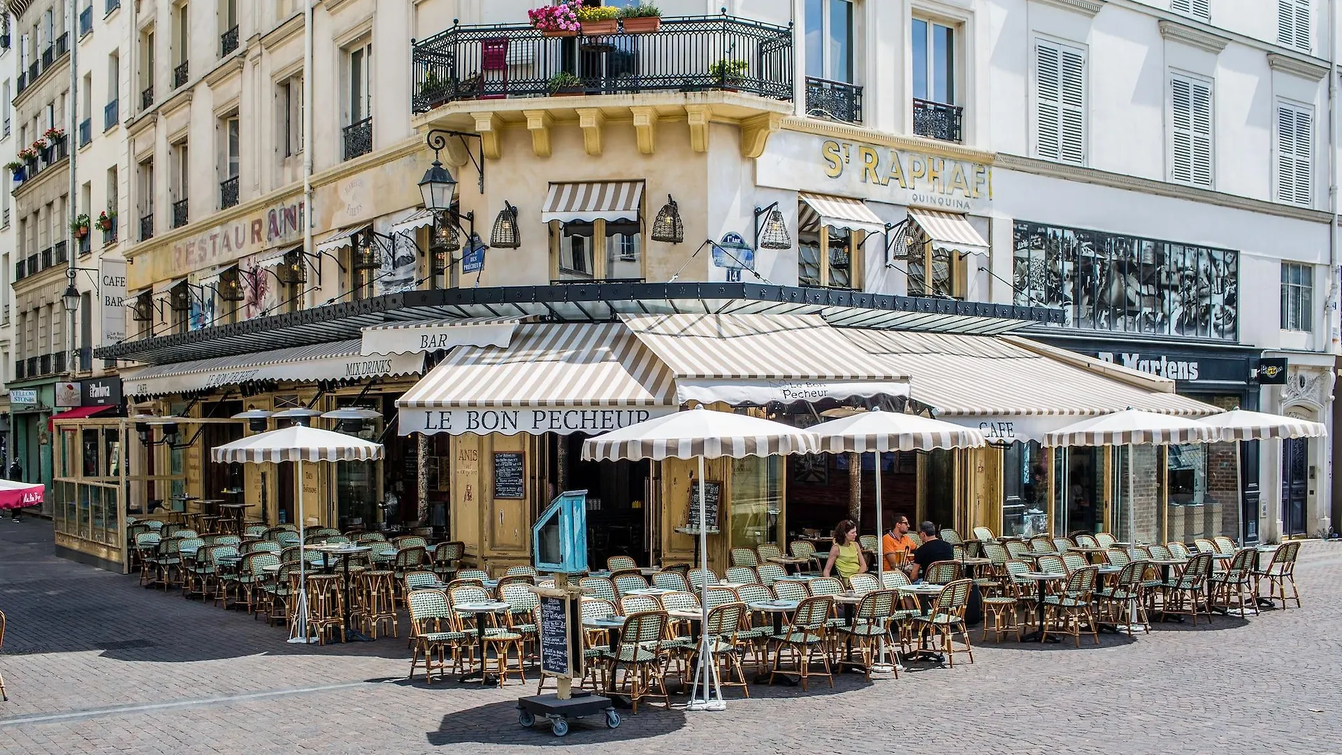 Snob Hotel by Elegancia París