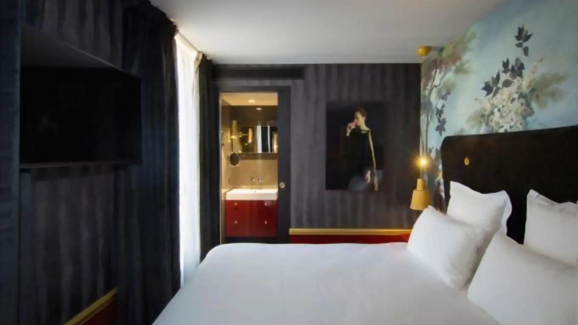 Snob Hotel by Elegancia París
