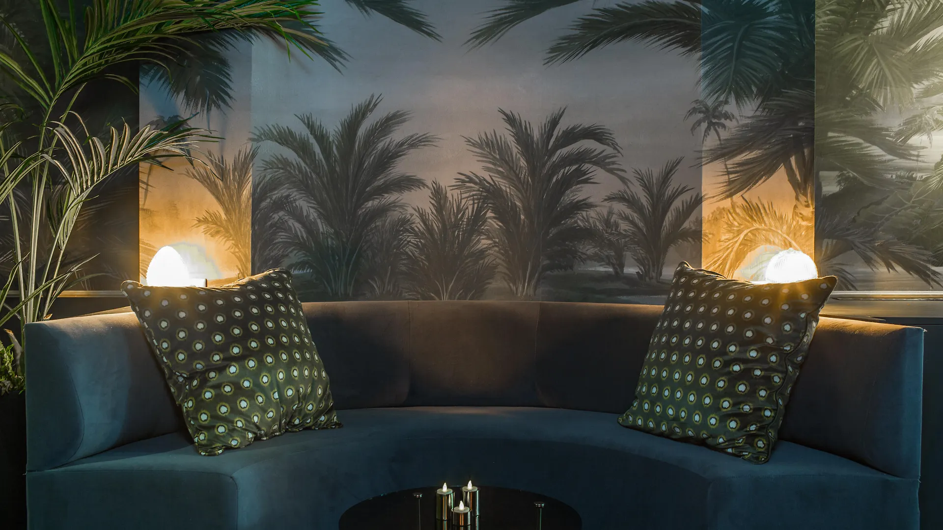 Snob Hotel by Elegancia París