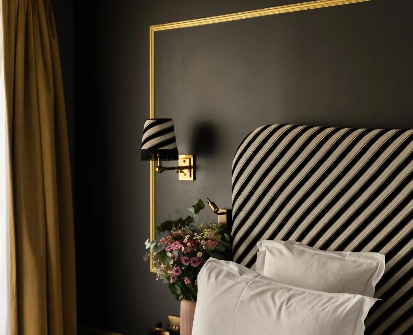 Snob Hotel by Elegancia París