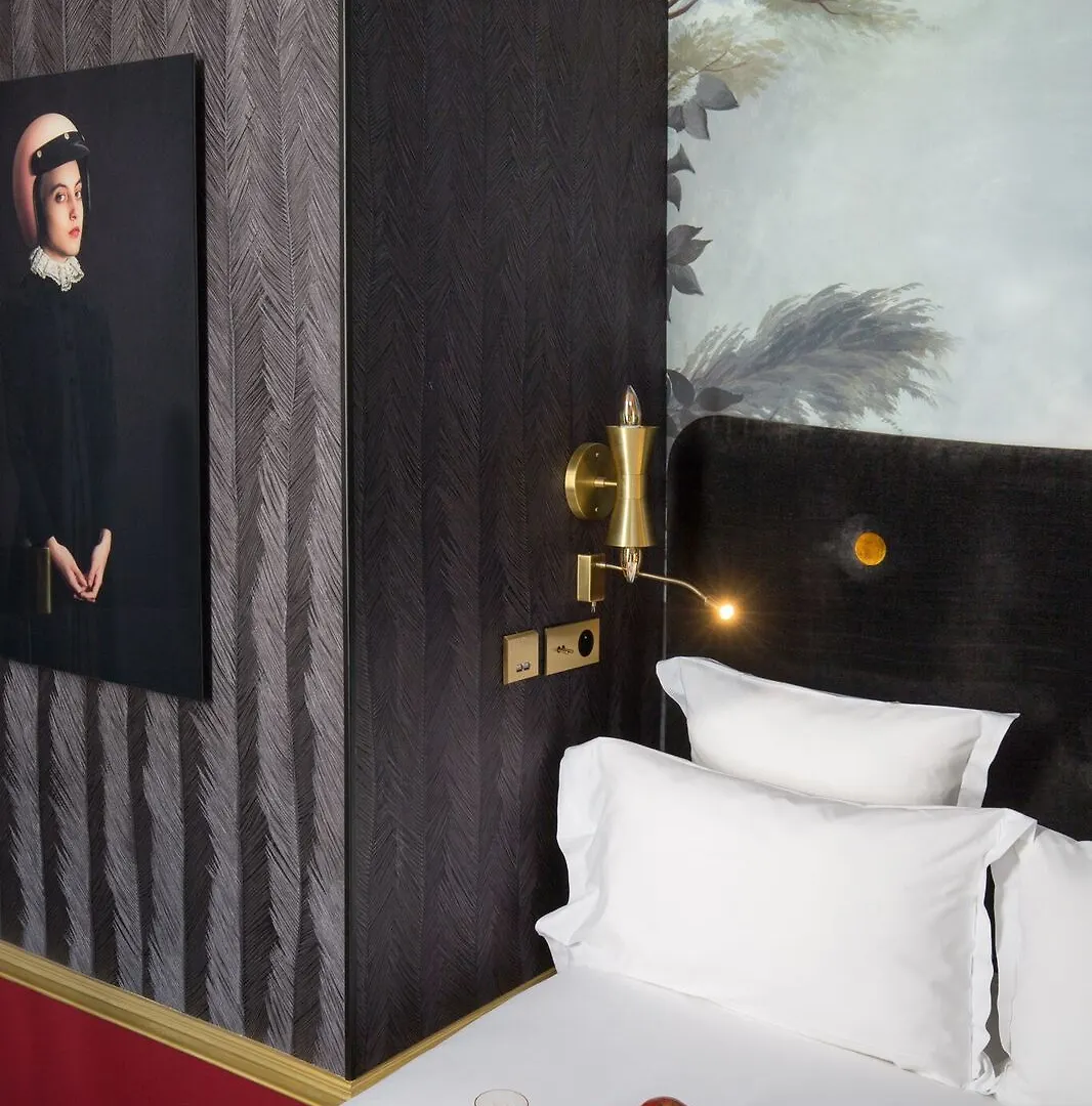 Snob Hotel by Elegancia París
