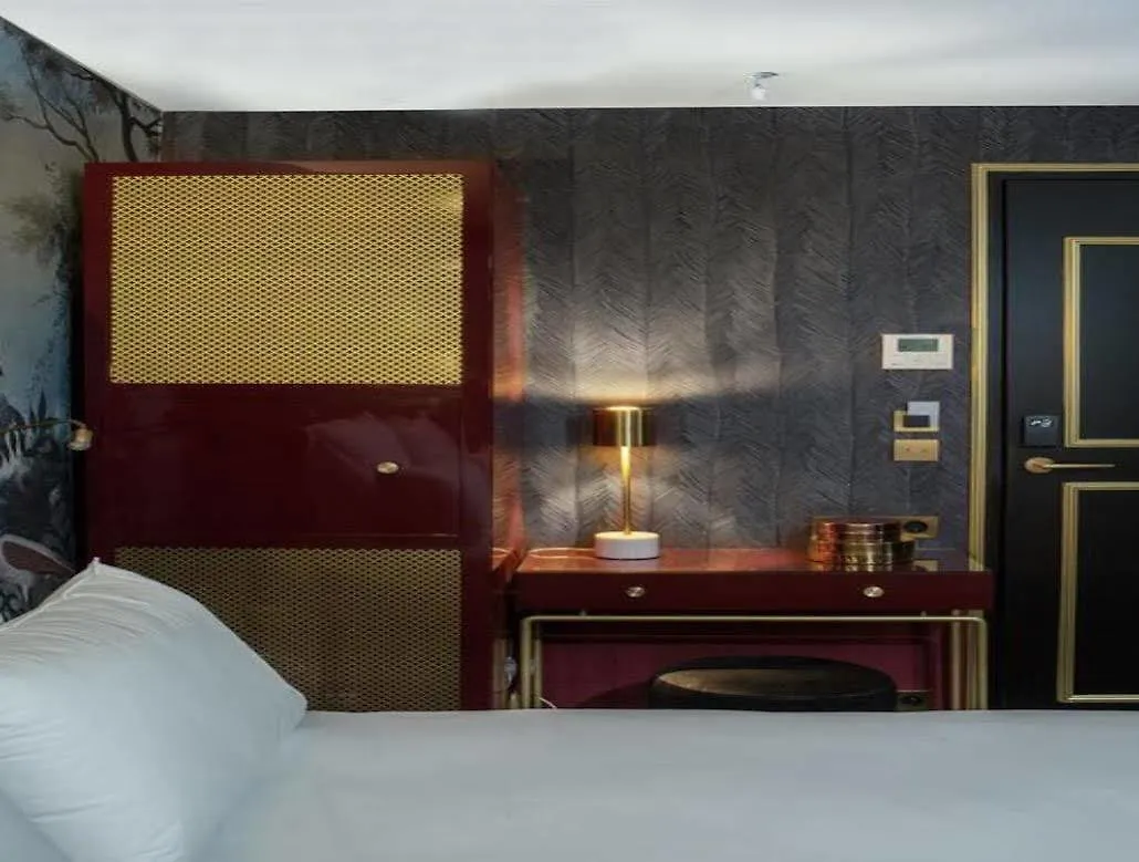 Snob Hotel by Elegancia París